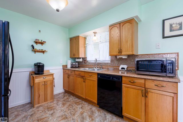 16996 Grettel Avenue, Fraser, MI 48026