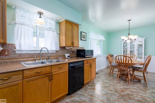 16996 Grettel Avenue, Fraser, MI 48026