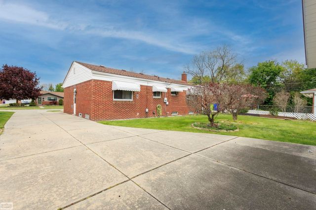 16996 Grettel Avenue, Fraser, MI 48026