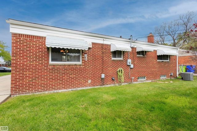 16996 Grettel Avenue, Fraser, MI 48026