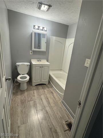 10604 Nelson Avenue, Cleveland, OH 44105