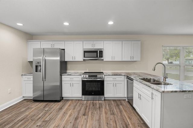 106 SUNSET BOULEVARD, Polk City, FL 33868