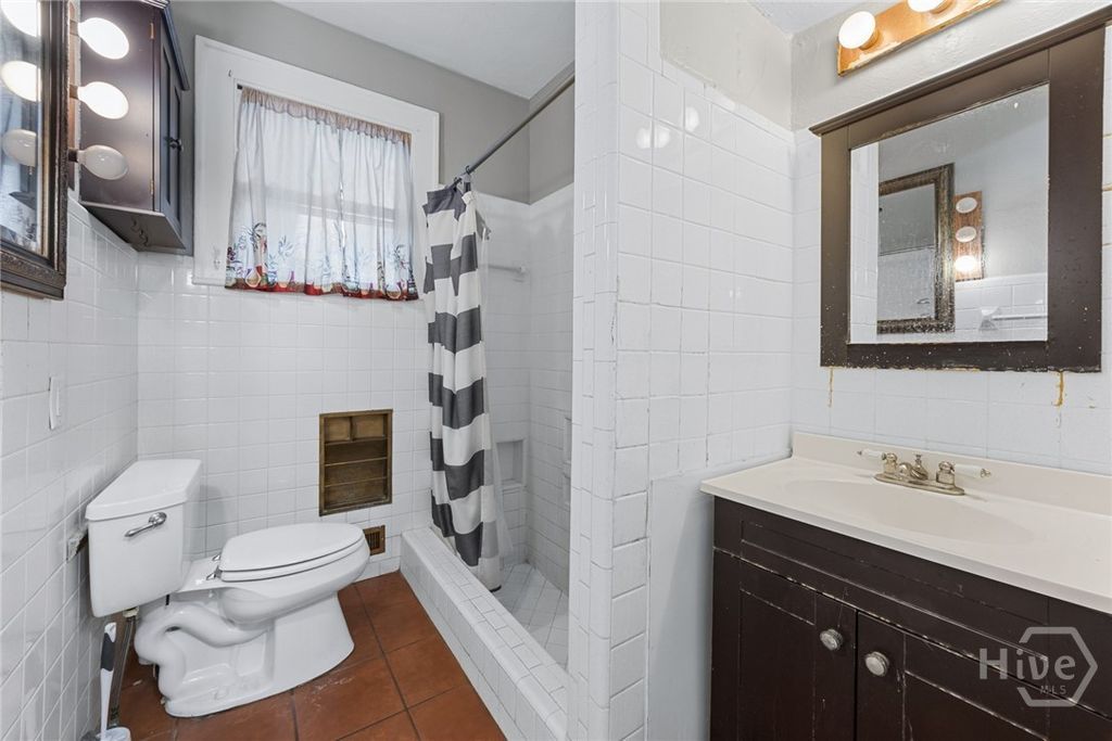 Image 11 of property listing at 424 E 50th Street, Savannah, GA 31405