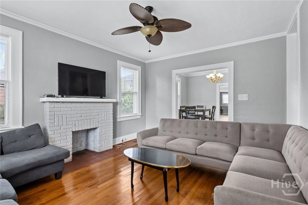 Image 3 of property listing at 424 E 50th Street, Savannah, GA 31405