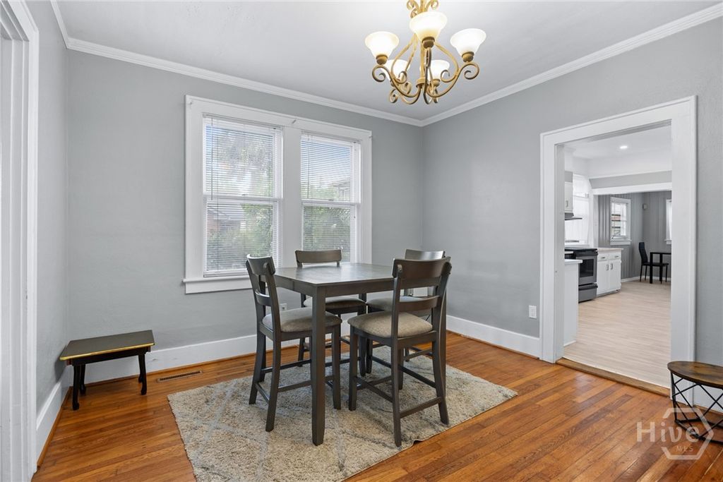 Image 5 of property listing at 424 E 50th Street, Savannah, GA 31405