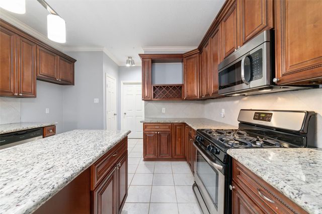 7115 W Hearthstone Green Drive, Houston, TX 77095