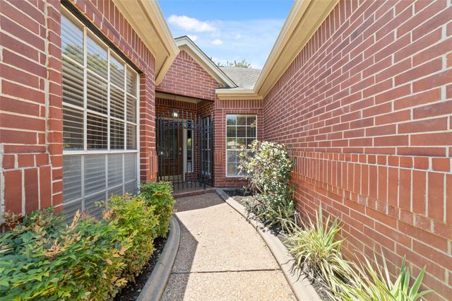 7115 W Hearthstone Green Drive, Houston, TX 77095