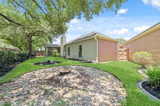 7115 W Hearthstone Green Drive, Houston, TX 77095