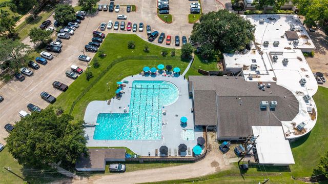 7115 W Hearthstone Green Drive, Houston, TX 77095