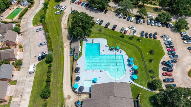 7115 W Hearthstone Green Drive, Houston, TX 77095