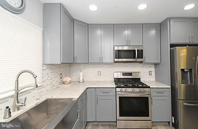 7027 CHARLES ST, Philadelphia, PA 19135