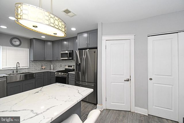 7027 CHARLES ST, Philadelphia, PA 19135