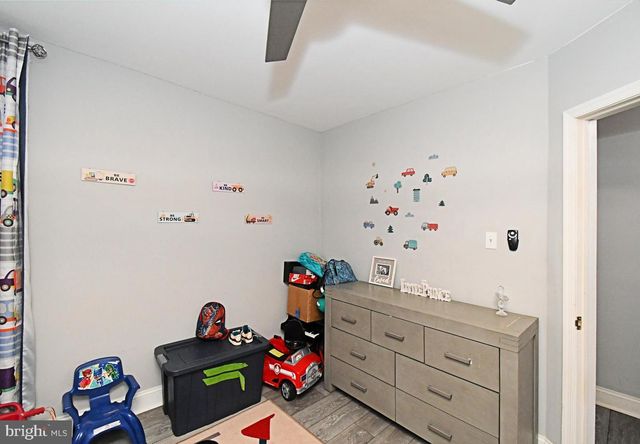 7027 CHARLES ST, Philadelphia, PA 19135