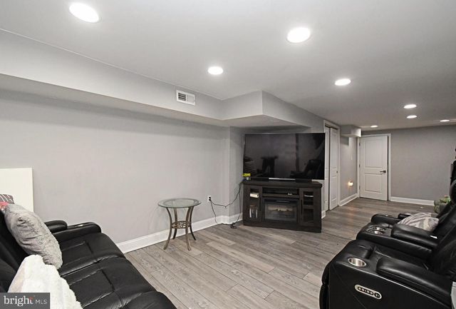 7027 CHARLES ST, Philadelphia, PA 19135