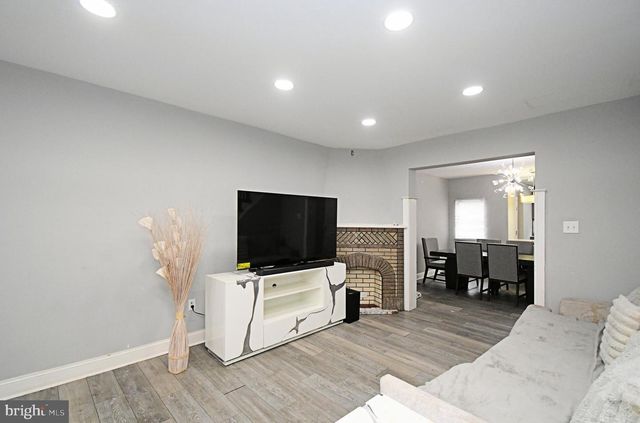 7027 CHARLES ST, Philadelphia, PA 19135