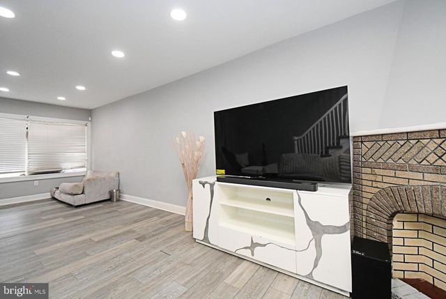 7027 CHARLES ST, Philadelphia, PA 19135