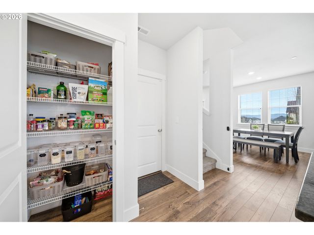 14342 Sw 165TH Ave, Tigard, OR 97224