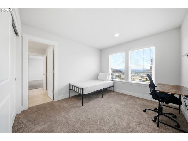 14342 Sw 165TH Ave, Tigard, OR 97224