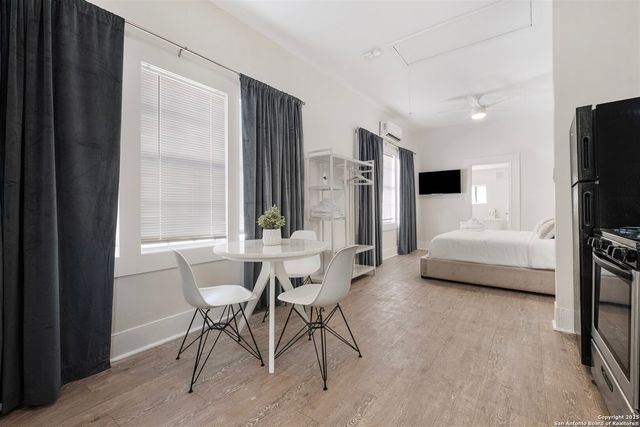 302 E Cevallos Apt 2, San Antonio, TX 78204