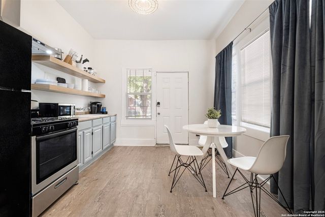 302 E Cevallos Apt 2, San Antonio, TX 78204