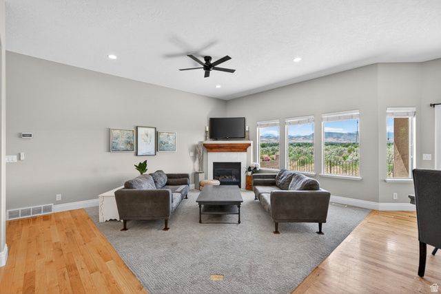 14212 S STONE FLY DR, Bluffdale, UT 84065