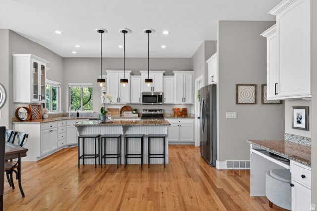 14212 S STONE FLY DR, Bluffdale, UT 84065