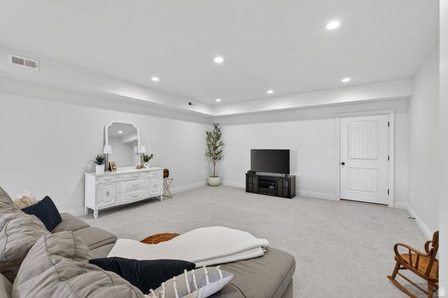 14212 S STONE FLY DR, Bluffdale, UT 84065
