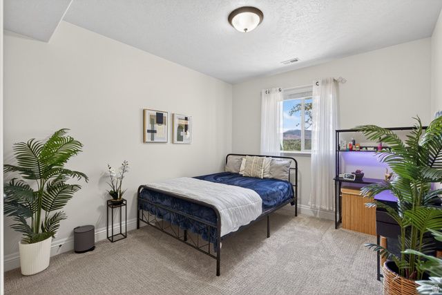 14212 S STONE FLY DR, Bluffdale, UT 84065