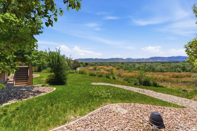 14212 S STONE FLY DR, Bluffdale, UT 84065