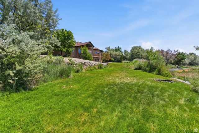 14212 S STONE FLY DR, Bluffdale, UT 84065