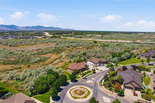14212 S STONE FLY DR, Bluffdale, UT 84065