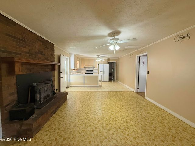 2301 S Nc 903 Highway, Magnolia, NC 28453