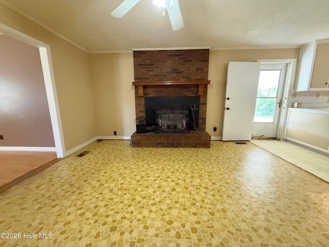 2301 S Nc 903 Highway, Magnolia, NC 28453