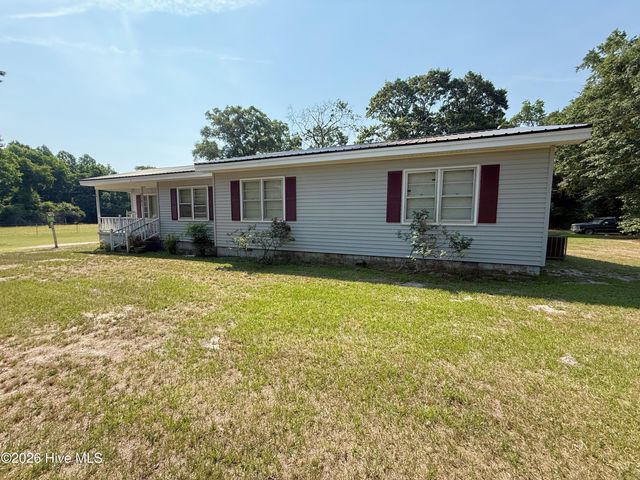2301 S Nc 903 Highway, Magnolia, NC 28453
