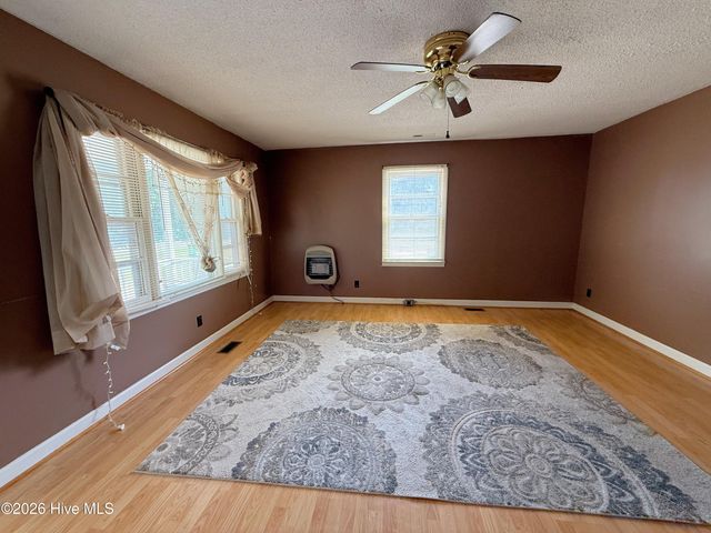 2301 S Nc 903 Highway, Magnolia, NC 28453