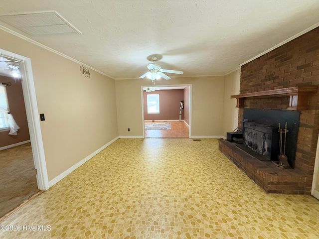 2301 S Nc 903 Highway, Magnolia, NC 28453