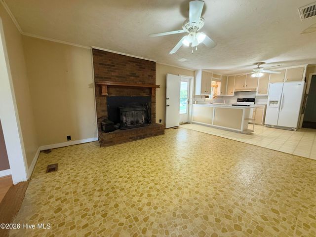 2301 S Nc 903 Highway, Magnolia, NC 28453