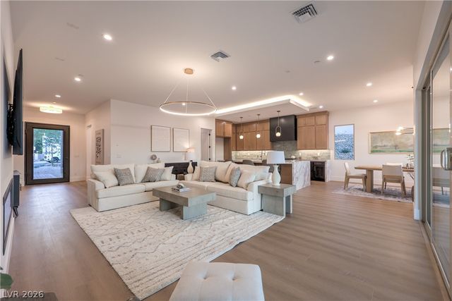 7 Grand Miramar Drive, Henderson, NV 89011