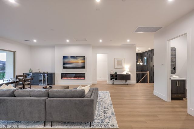 7 Grand Miramar Drive, Henderson, NV 89011