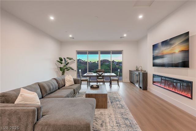 7 Grand Miramar Drive, Henderson, NV 89011