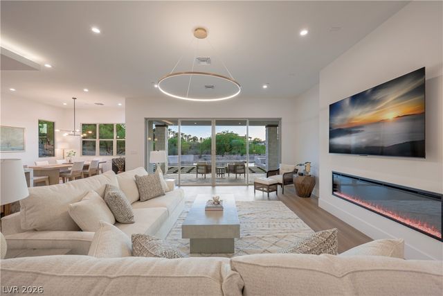 7 Grand Miramar Drive, Henderson, NV 89011