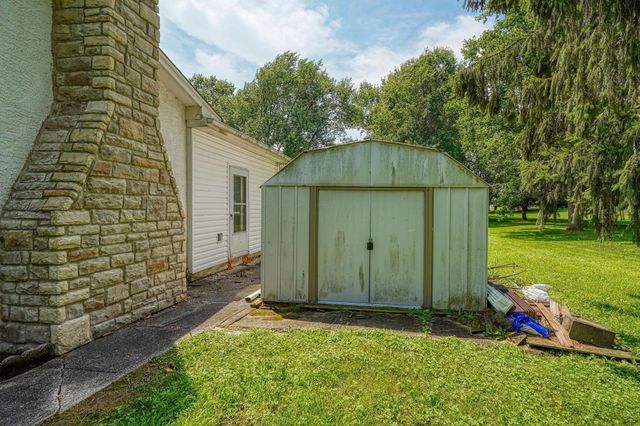 235 Needles Drive SW, Pataskala, OH 43062