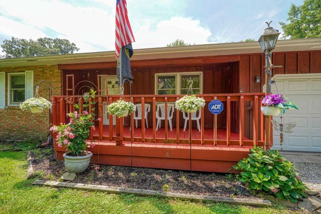 235 Needles Drive SW, Pataskala, OH 43062