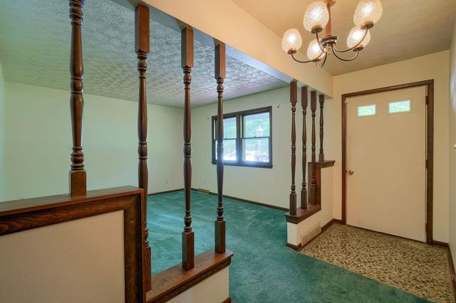 235 Needles Drive SW, Pataskala, OH 43062