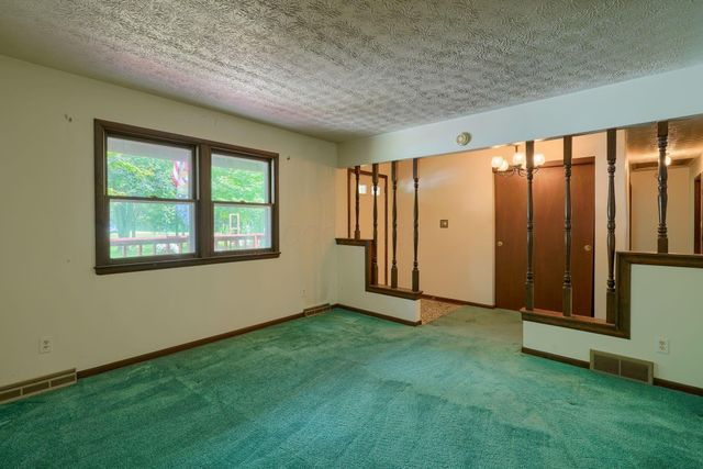 235 Needles Drive SW, Pataskala, OH 43062