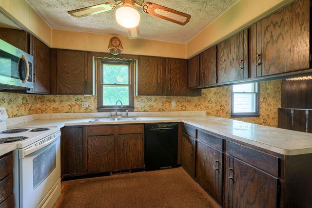 235 Needles Drive SW, Pataskala, OH 43062