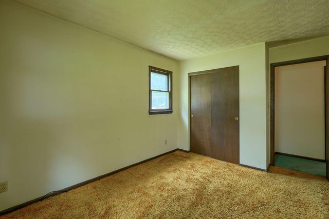 235 Needles Drive SW, Pataskala, OH 43062
