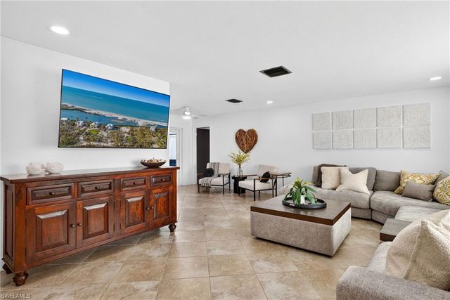 1421 SE 31st TER, Cape Coral, FL 33904