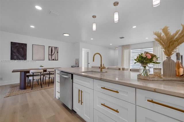 2101 N 56th Avenue, Hollywood, FL 33021