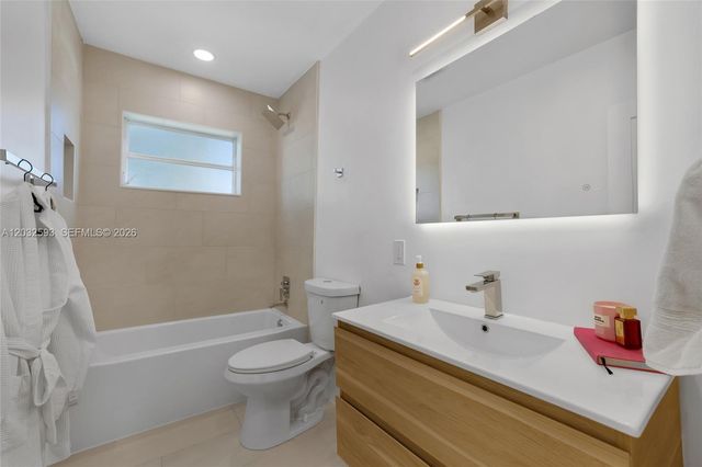2101 N 56th Avenue, Hollywood, FL 33021